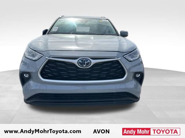 Used 2022 Toyota Highlander Bronze Edition image 3
