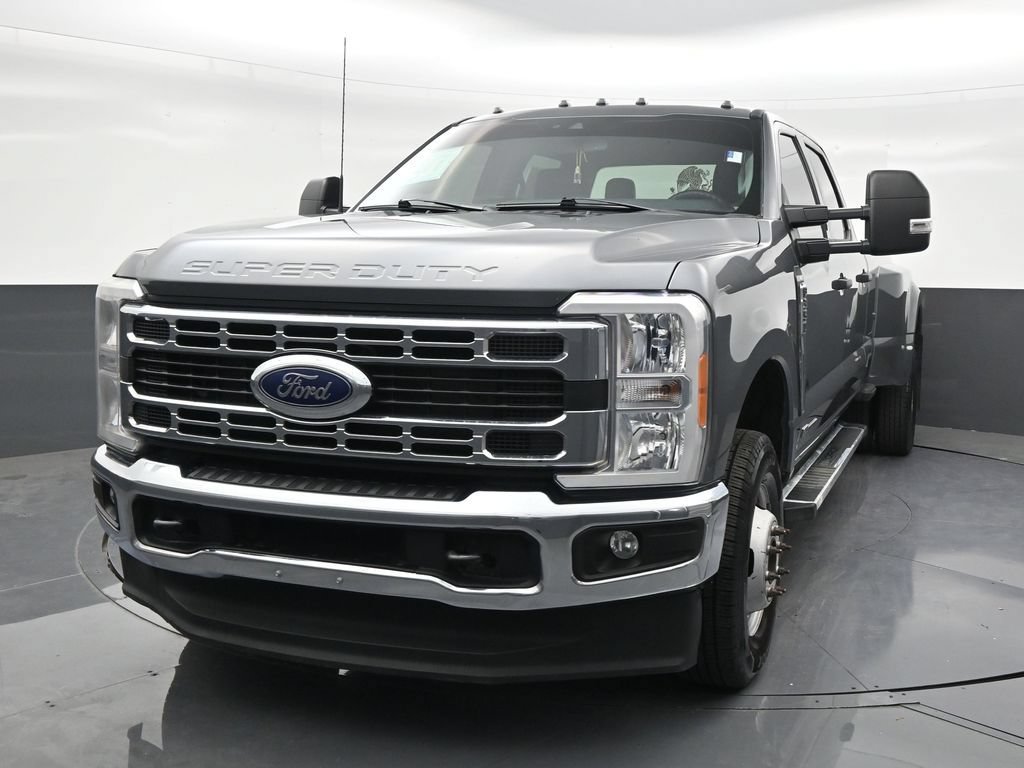 Used 2023 Ford F350 XLT w/ Camper Package AWD/4WD image 8