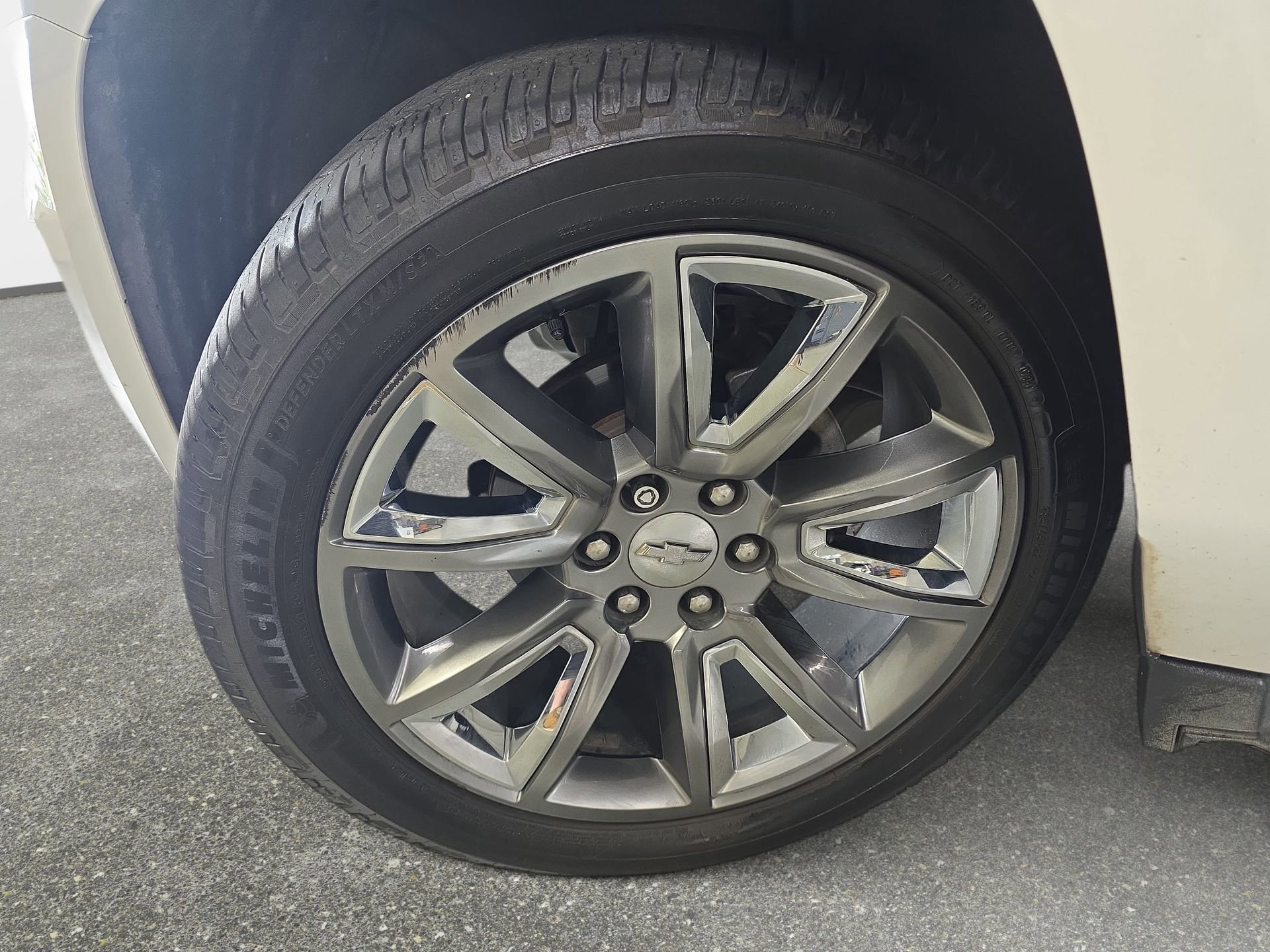 Used 2016 Chevrolet Tahoe LTZ AWD/4WD image 32