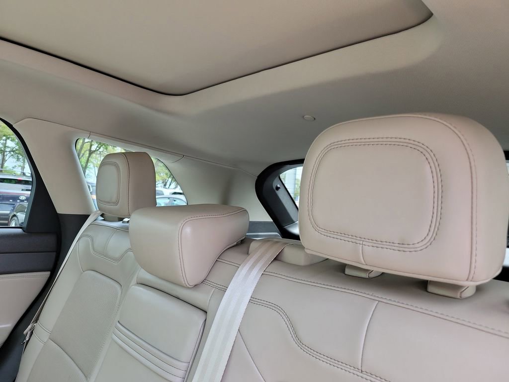 Used 2022 Lincoln Corsair Reserve w/ Equipment Group 201A image 16