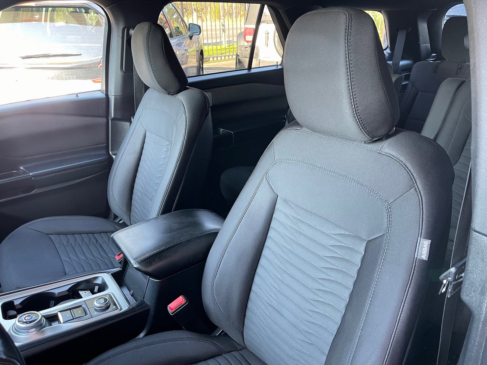 Used 2020 Ford Explorer XLT image 12