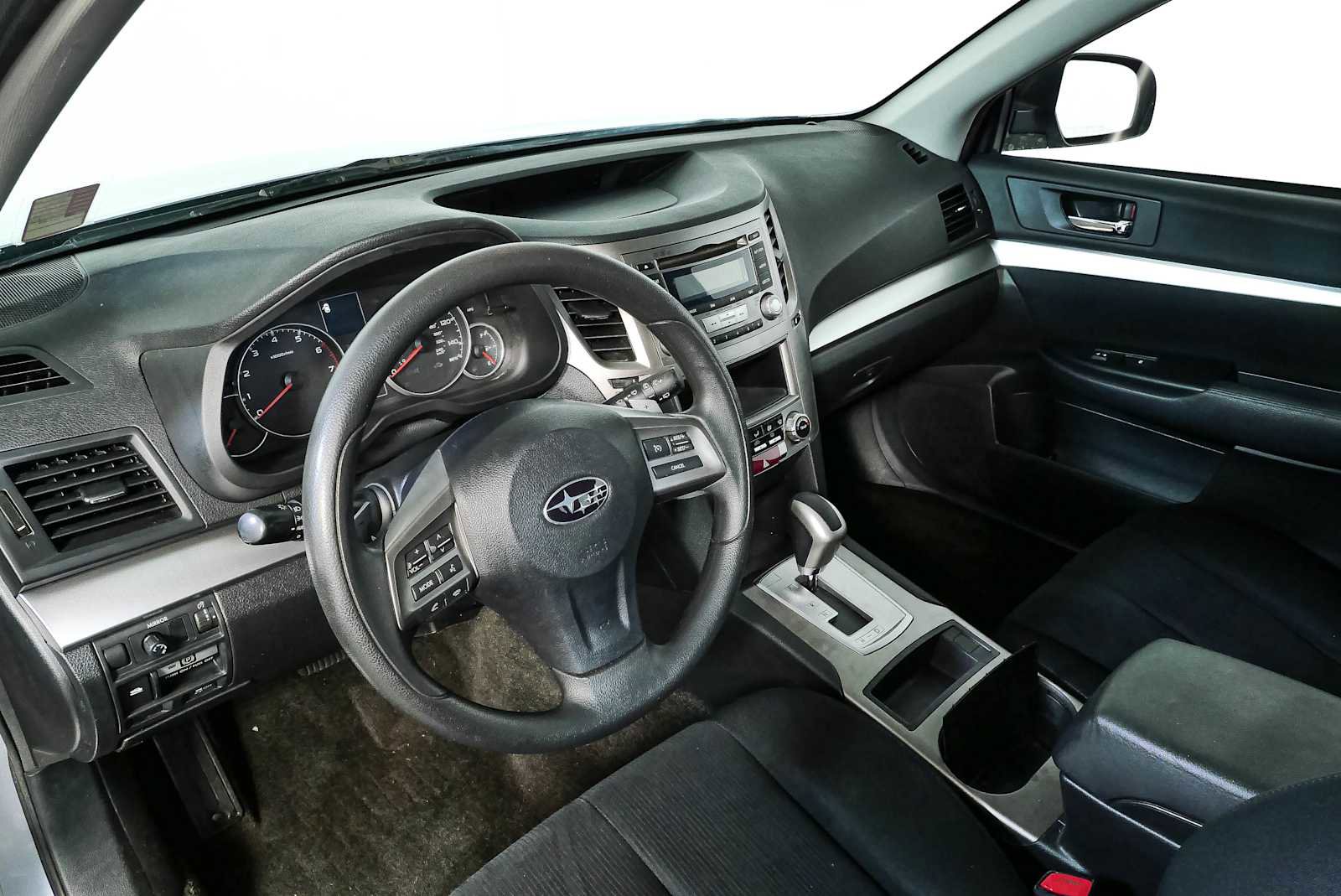 Used 2014 Subaru Outback 2.5i AWD/4WD image 4