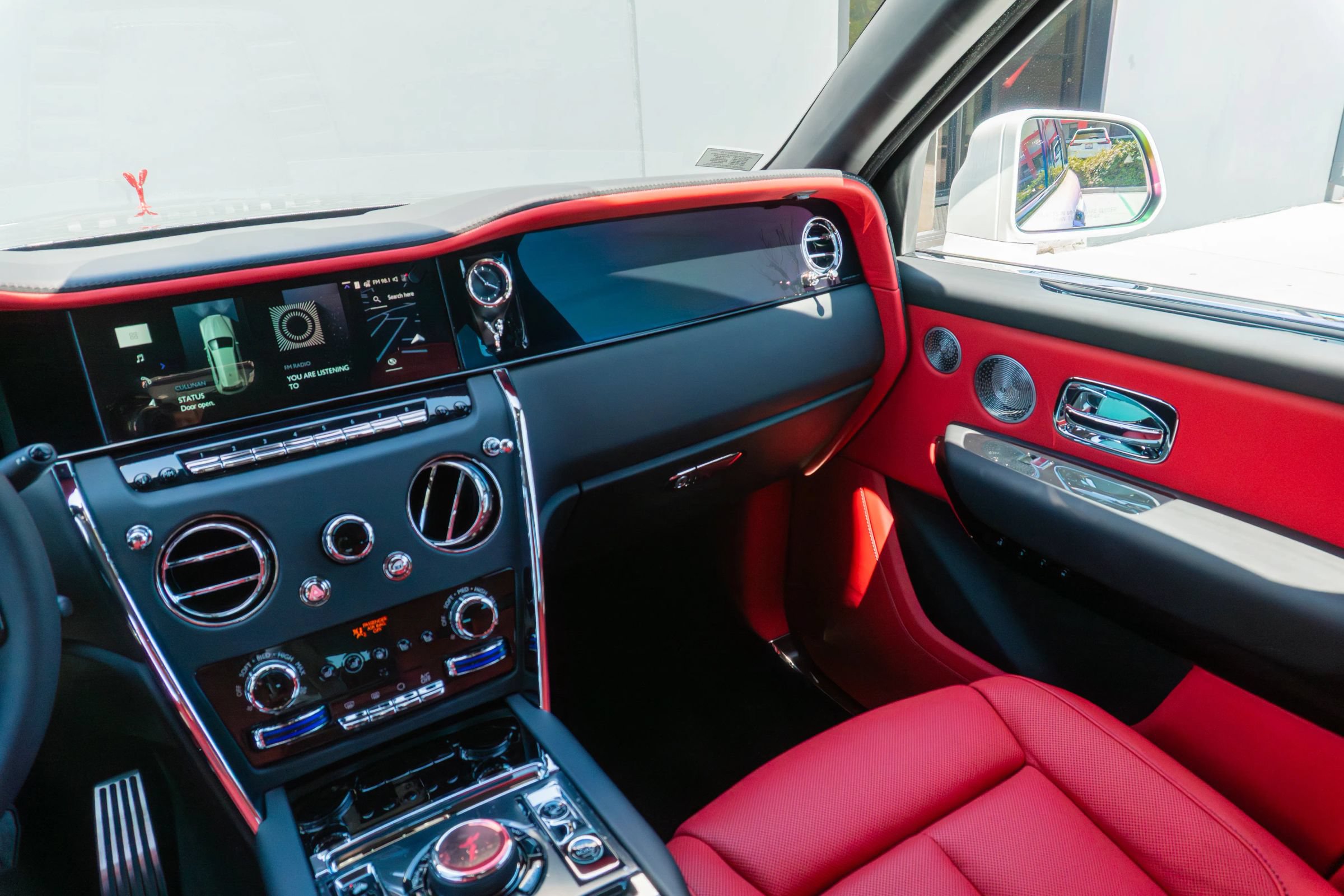 Used 2026 Rolls-Royce Cullinan AWD/4WD image 85
