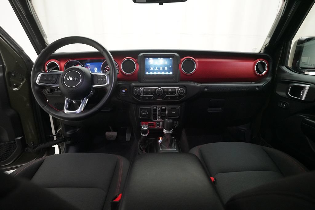 Used 2021 Jeep Wrangler Unlimited Rubicon w/ Cold Weather Group AWD/4WD image 5