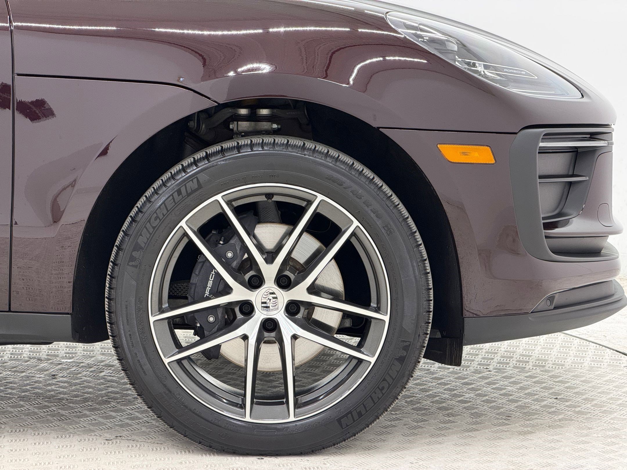 Used 2025 Porsche Macan image 12