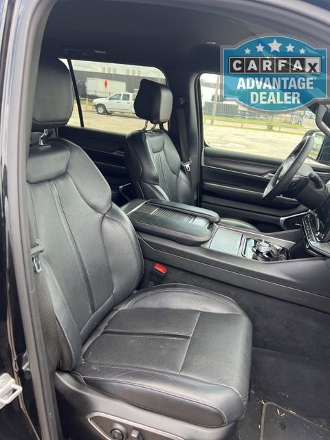 Used 2024 Jeep Wagoneer L Series II w/ Flexible Seating Group AWD/4WD image 5