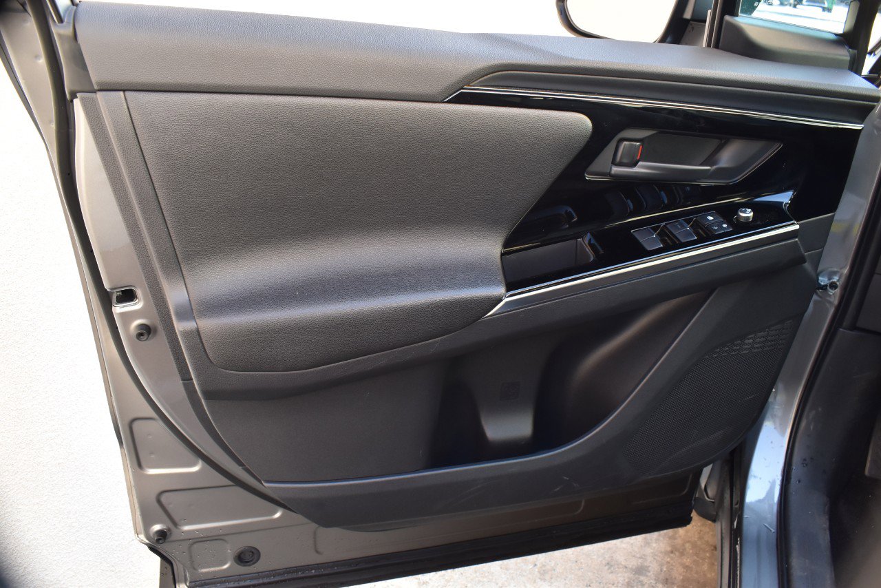 Used 2023 Toyota bZ4X AWD w/ Weather Package image 15