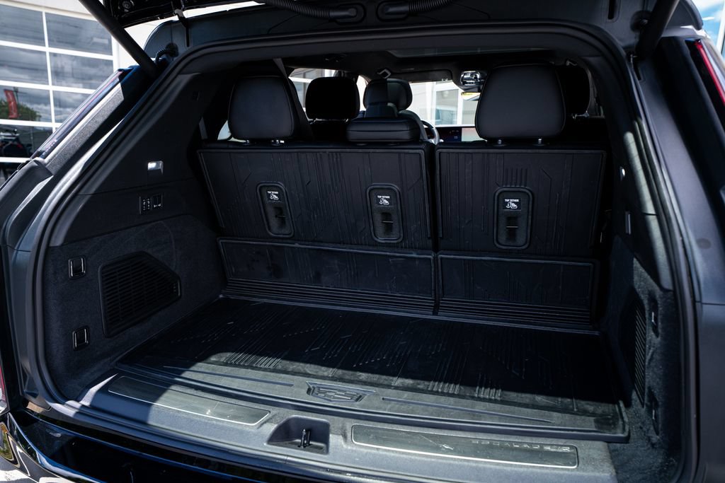 Used 2026 Cadillac Escalade IQ Sport 1 w/ LPO, Floor Liner Package AWD/4WD image 53