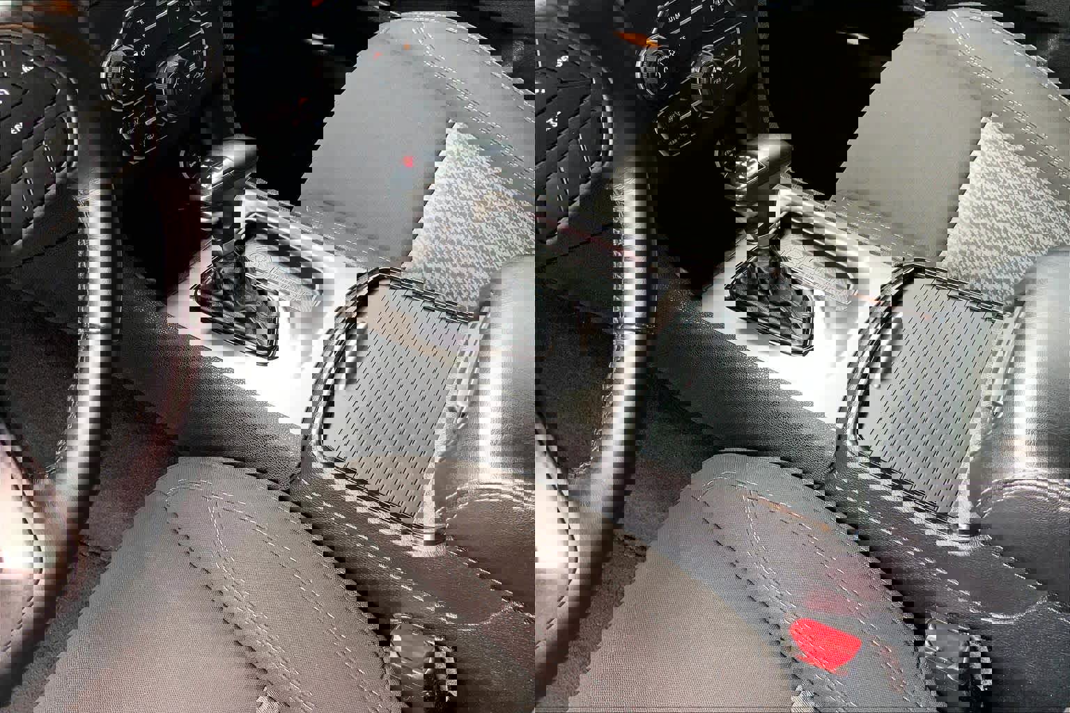 Used 2021 Dodge Charger SXT w/ Blacktop Package RWD image 17