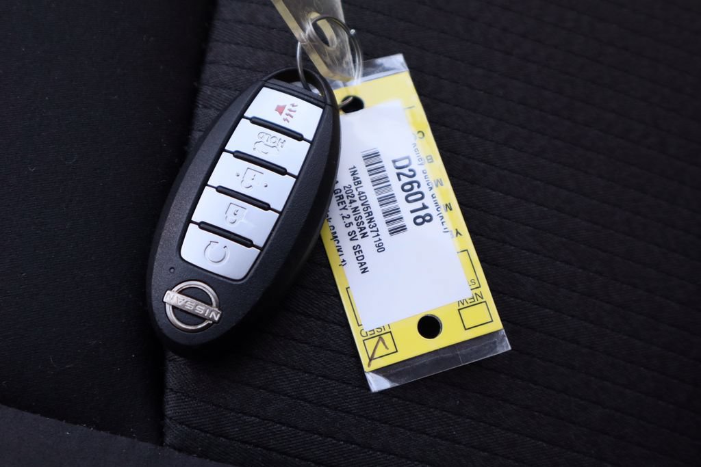 Used 2024 Nissan Altima 2.5 SV FWD image 30