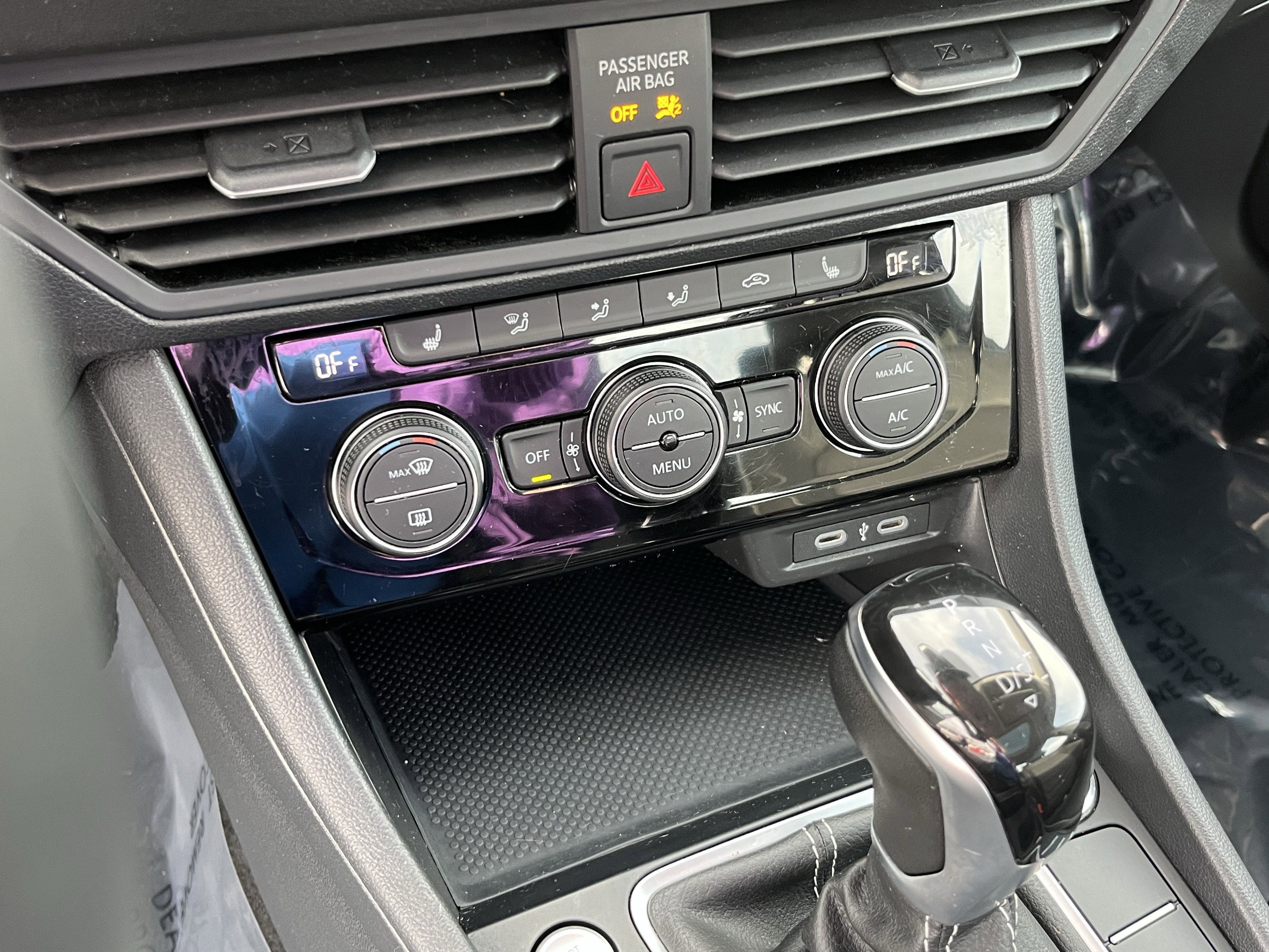 Used 2024 Volkswagen Jetta SE image 23