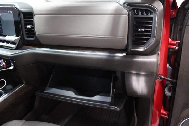 Used 2024 GMC Sierra 1500 SLT w/ SLT Premium Plus Package AWD/4WD image 28