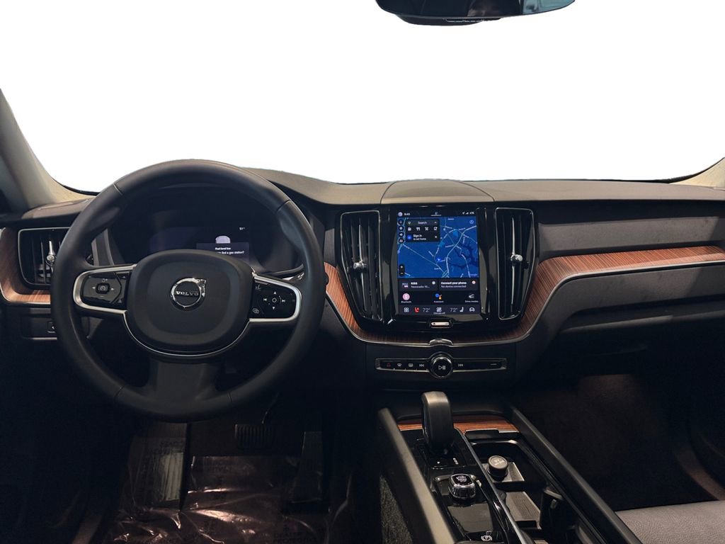 Certified 2023 Volvo XC60 B5 Plus w/ Climate Package image 23