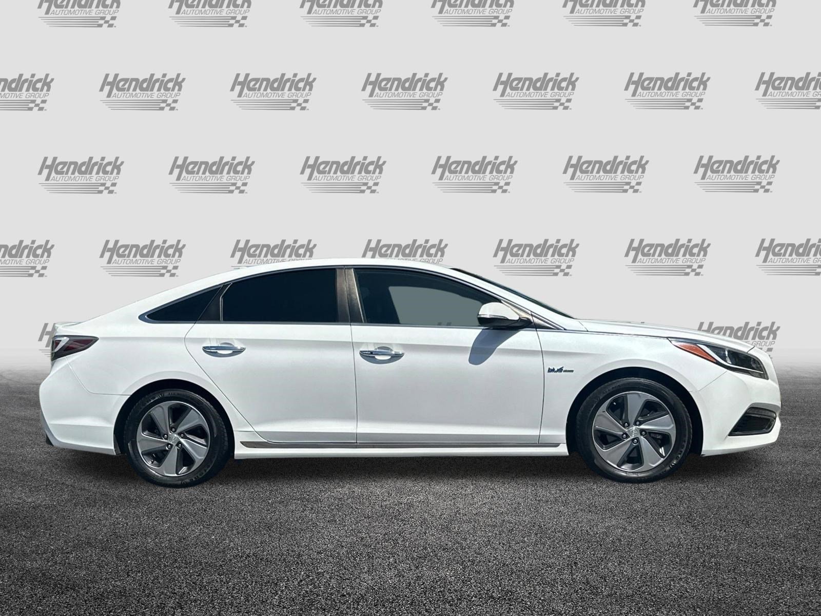 Used 2017 Hyundai Sonata Limited FWD image 3