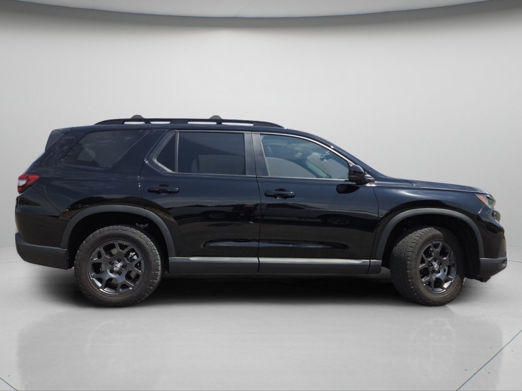 Certified 2025 Honda Pilot TrailSport image 27