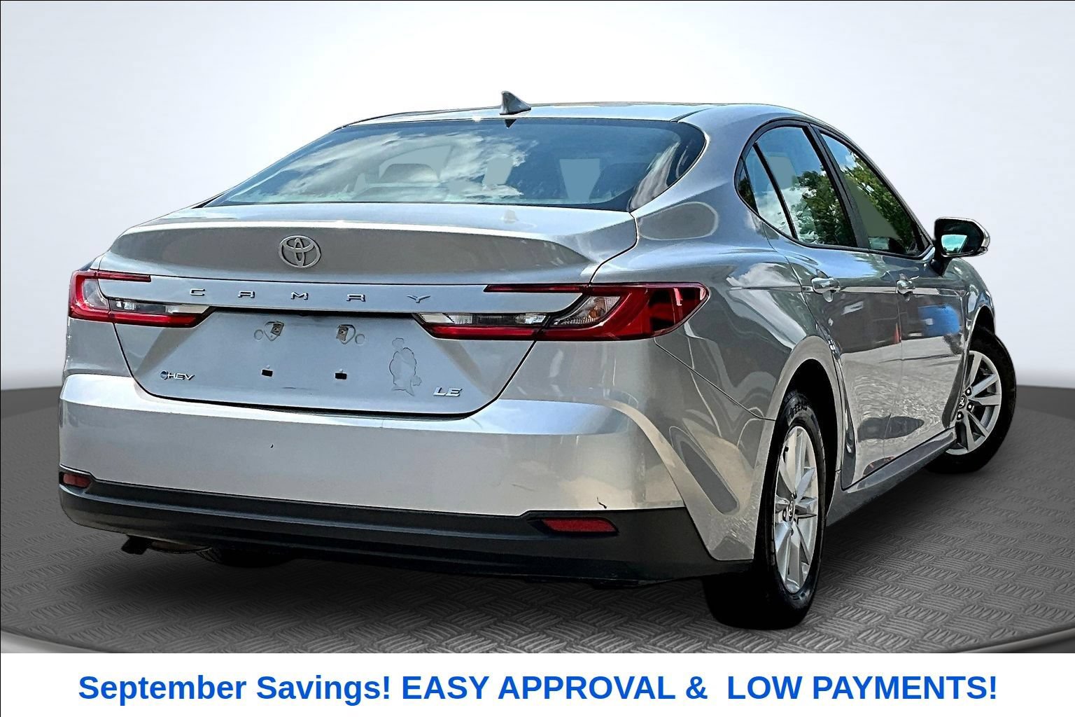 Used 2025 Toyota Camry LE FWD image 5