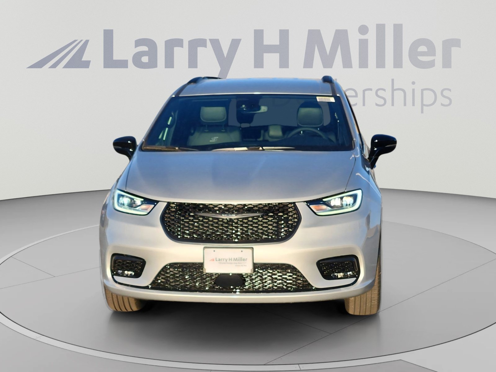 New 2026 Chrysler Pacifica Select w/ S Appearance Package AWD/4WD image 9