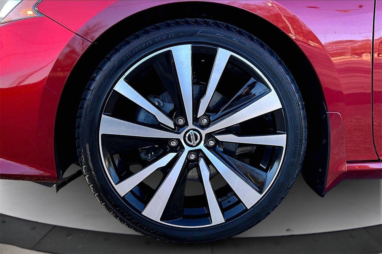 Used 2020 Nissan Altima 2.0 Platinum image 32