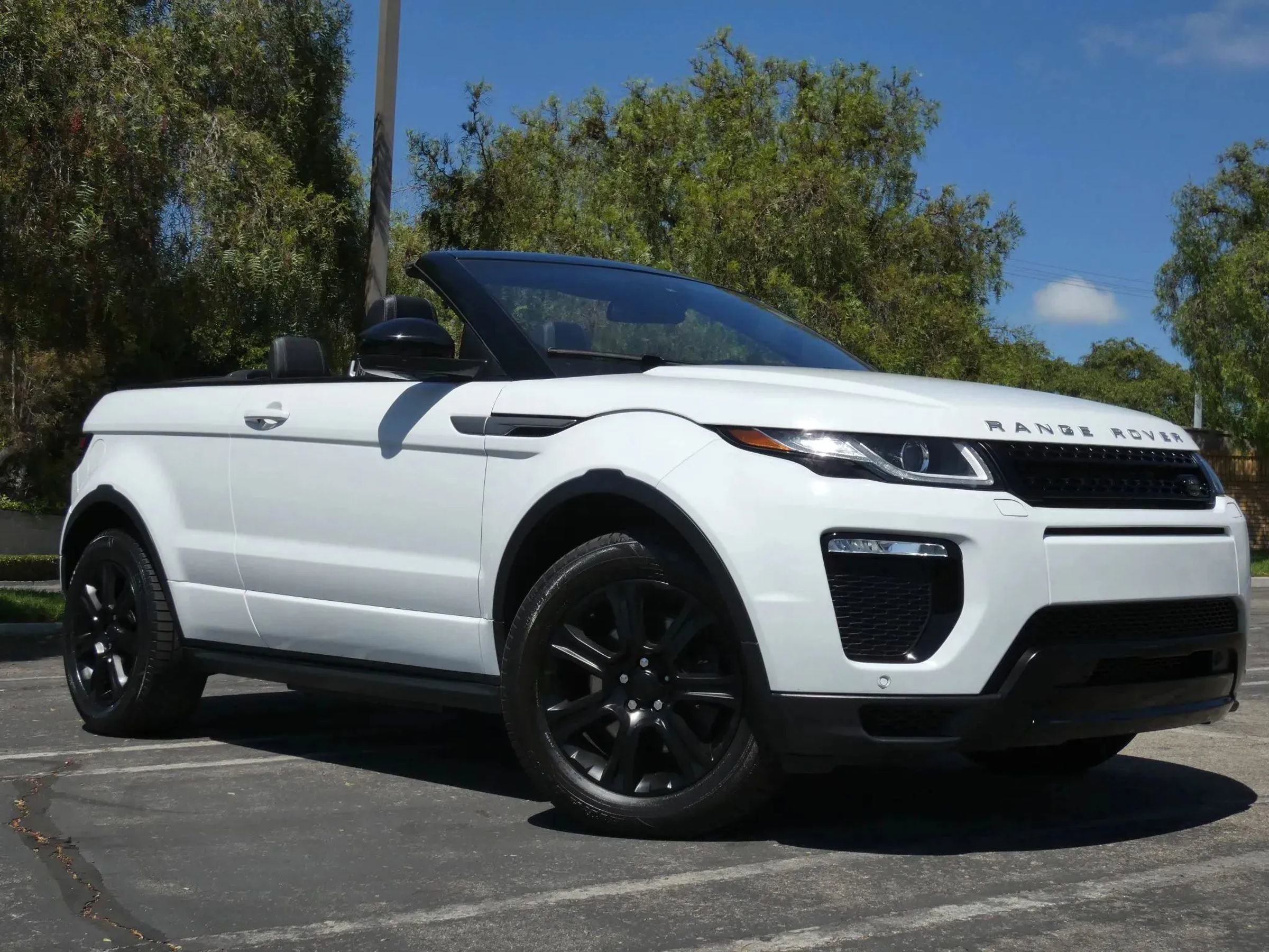Used 2018 Land Rover Range Rover Evoque SE Dynamic image 5