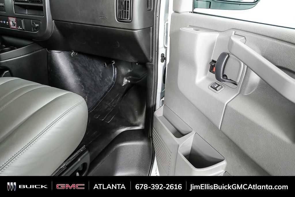 New 2025 GMC Savana 2500 w/ Driver Convenience Package RWD image 18