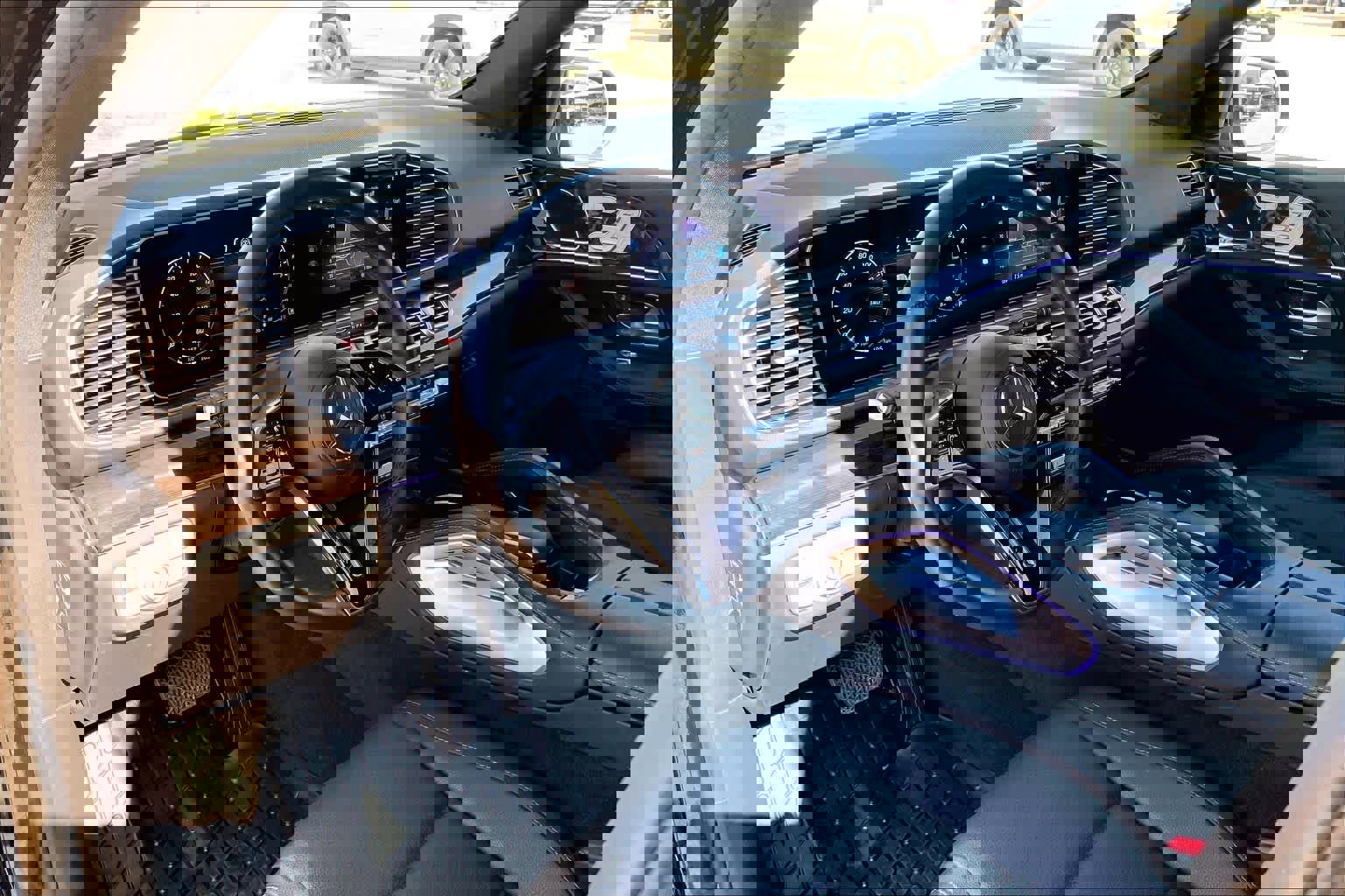 Used 2025 Mercedes-Benz GLE 450e 4MATIC image 17