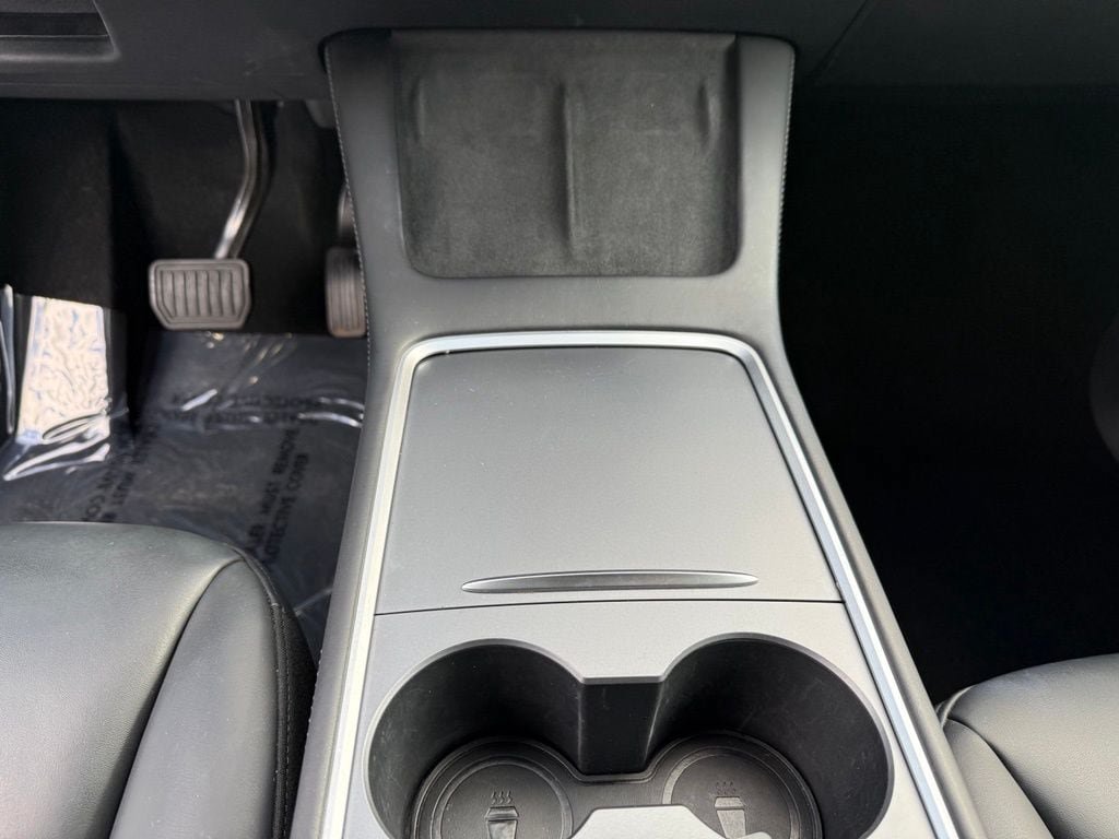 Used 2022 Tesla Model Y Long Range AWD/4WD image 13