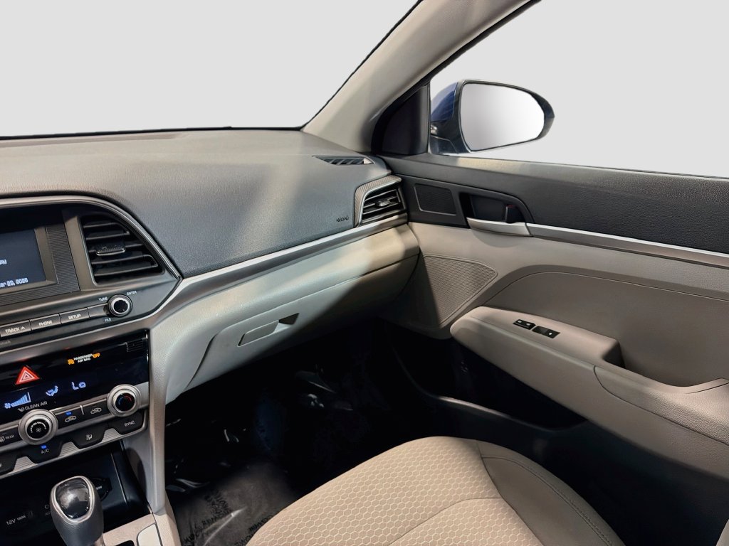 Used 2020 Hyundai Elantra SE FWD image 22