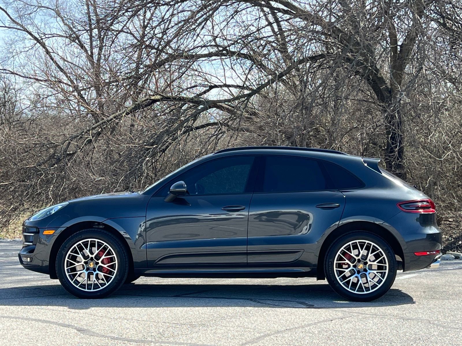 Used 2017 Porsche Macan Turbo image 2