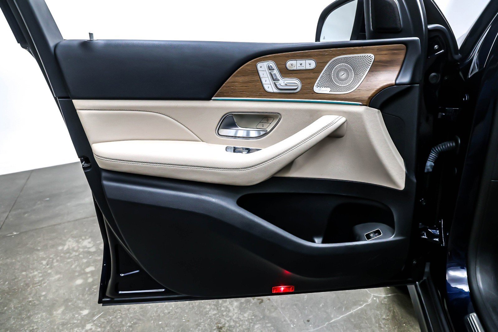 Used 2022 Mercedes-Benz GLS 450 4MATIC image 20