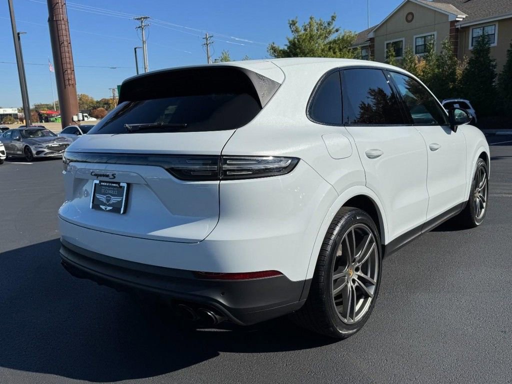 Used 2023 Porsche Cayenne S Platinum image 3