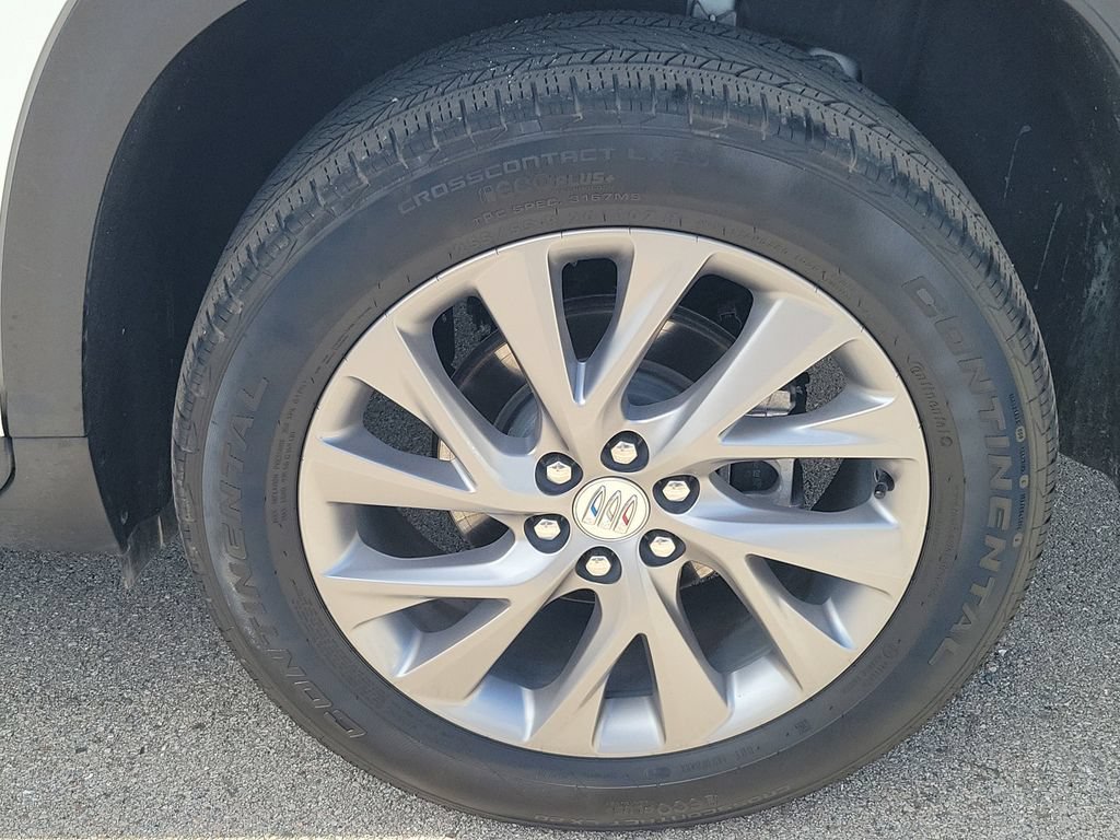 Used 2025 Buick Enclave Preferred AWD/4WD image 12
