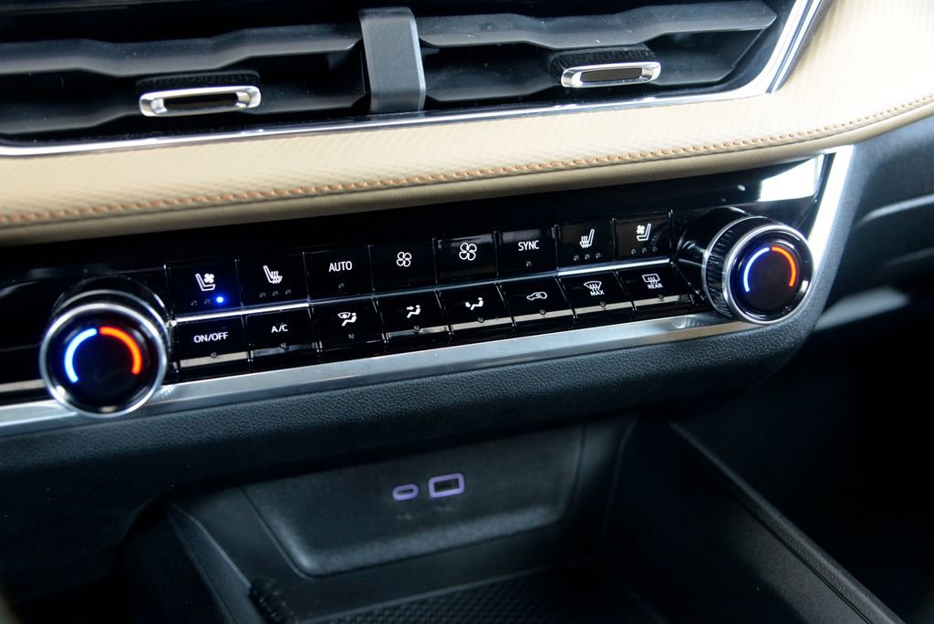 Used 2025 Chevrolet Equinox ACTIV w/ Safety and Technology Package image 24