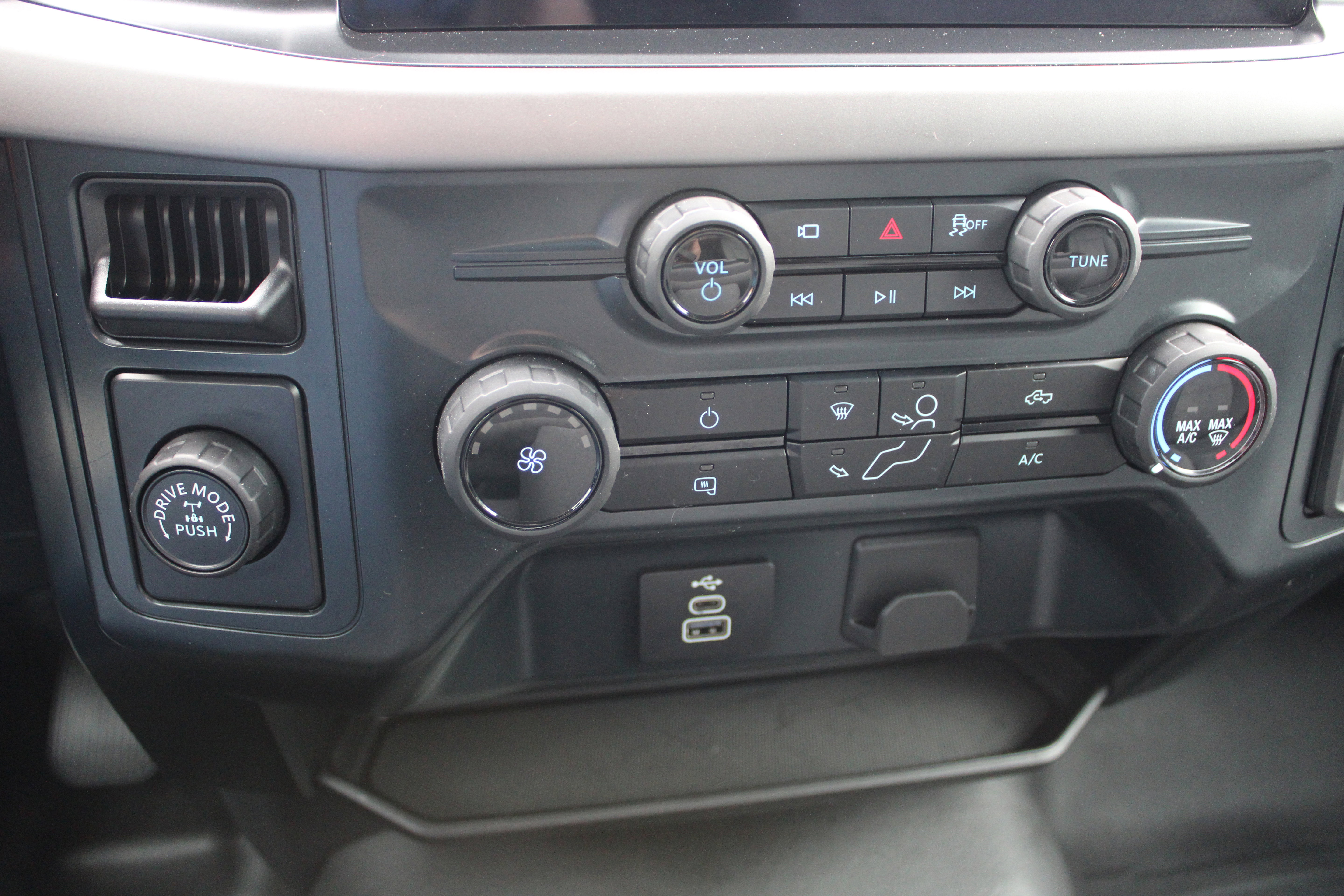 Used 2025 Ford F150 XL image 19