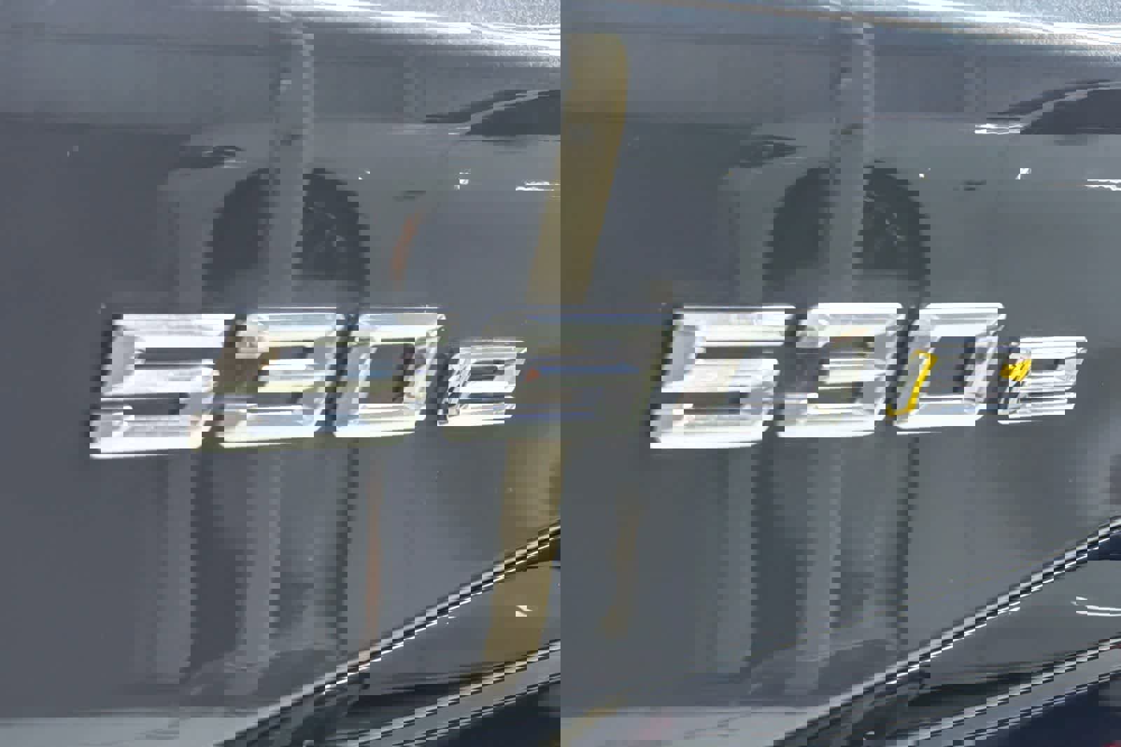 Used 2023 BMW 530e w/ Convenience Package image 27