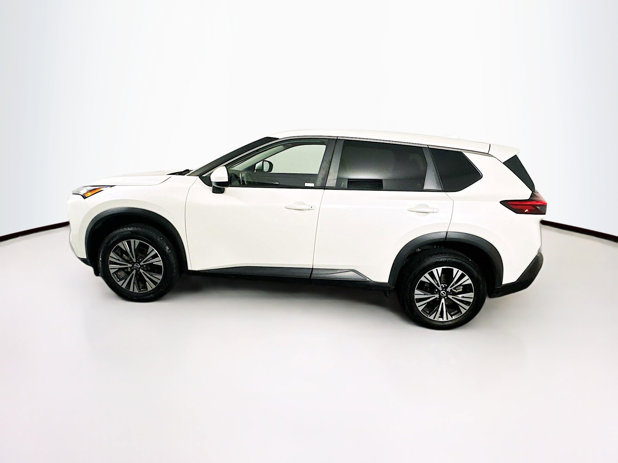 Used 2023 Nissan Rogue SV FWD image 4