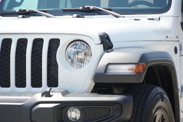 Used 2023 Jeep Gladiator Sport image 4