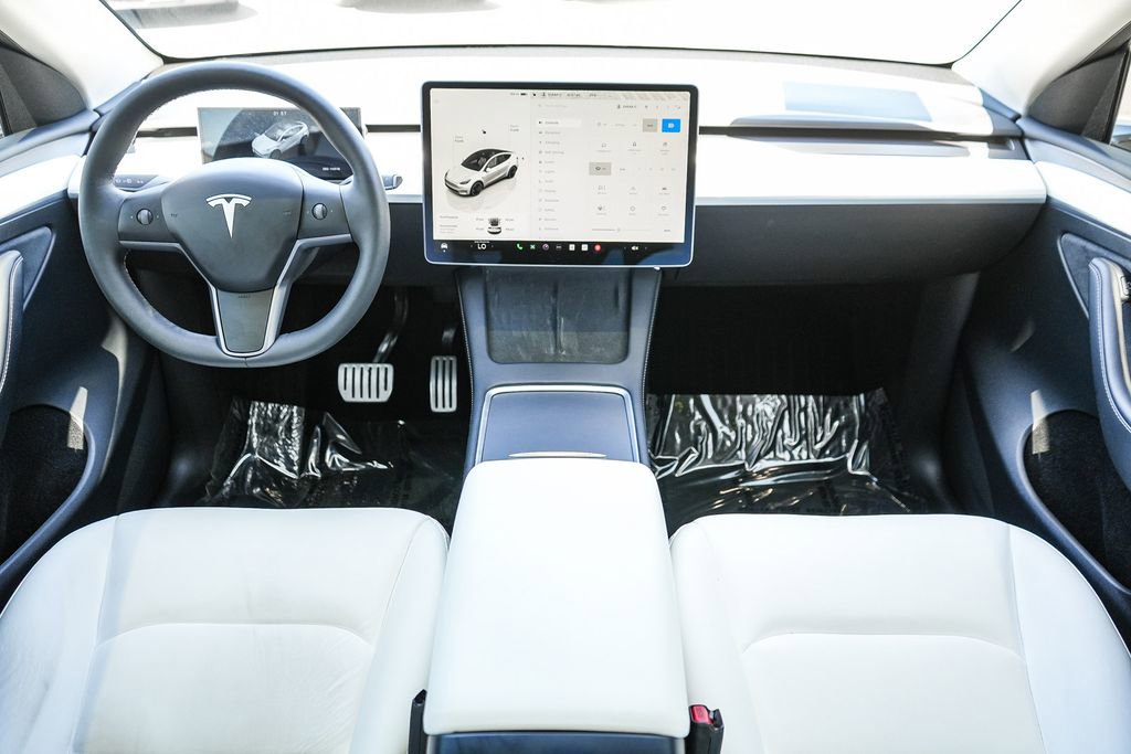 Used 2025 Tesla Model Y Performance AWD/4WD image 13