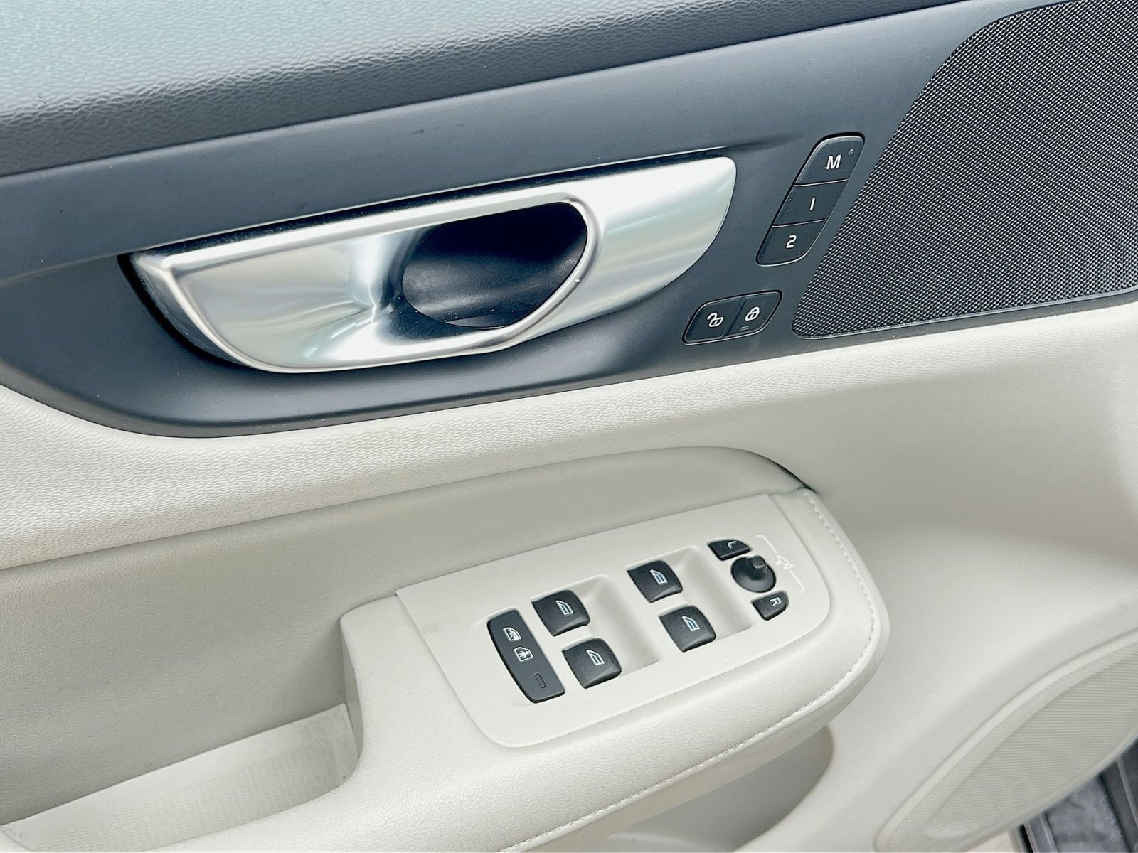 Certified 2024 Volvo S60 B5 Plus image 15