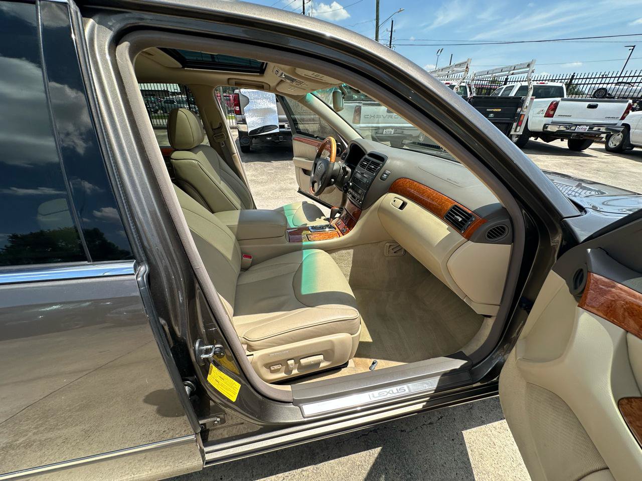 Used 2004 Lexus LS 430 w/ Premium Pkg RWD image 46