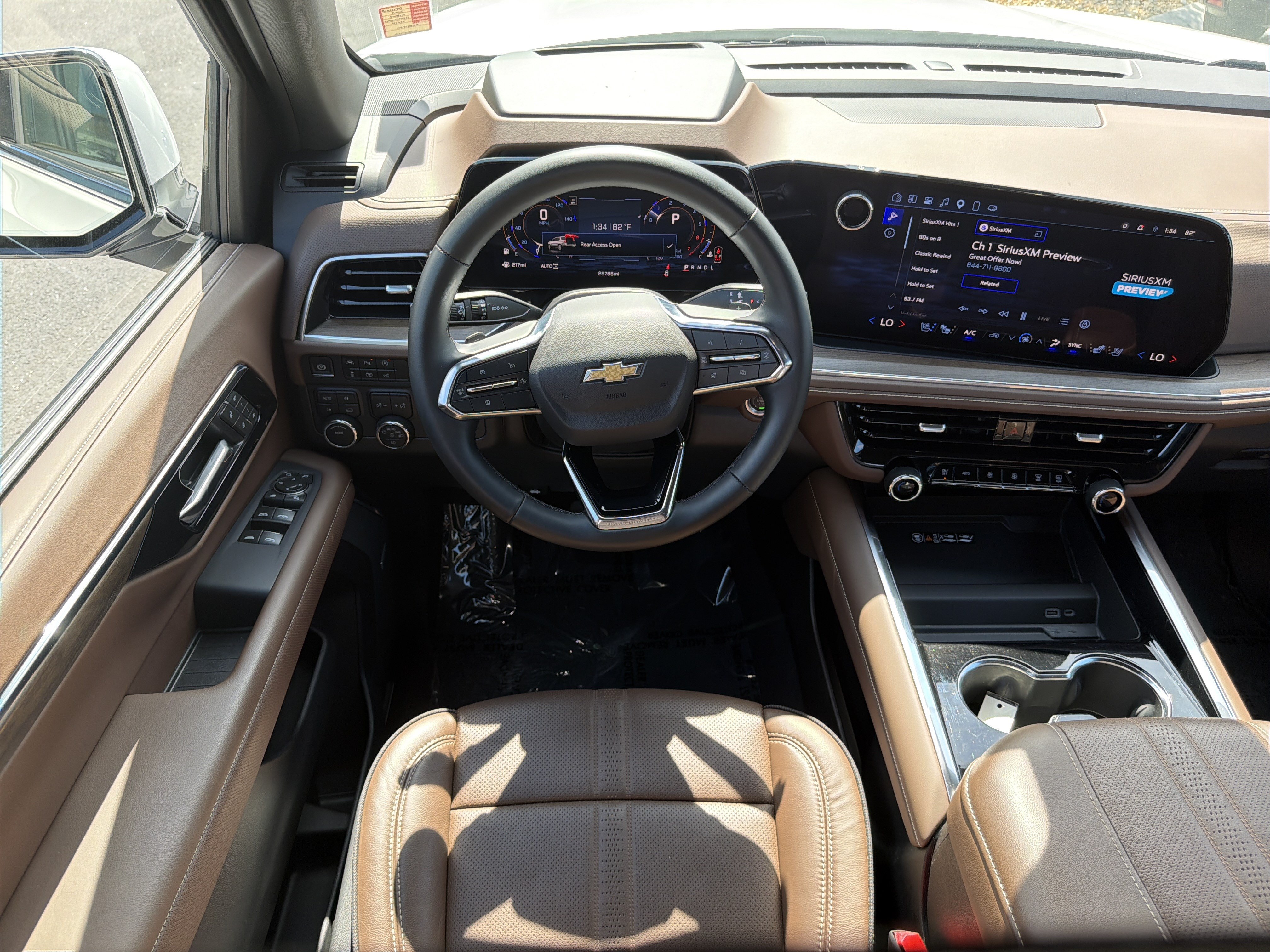 Used 2025 Chevrolet Suburban High Country AWD/4WD image 23