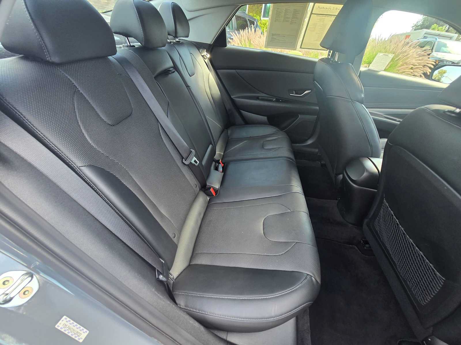 Used 2021 Hyundai Elantra Limited FWD image 12