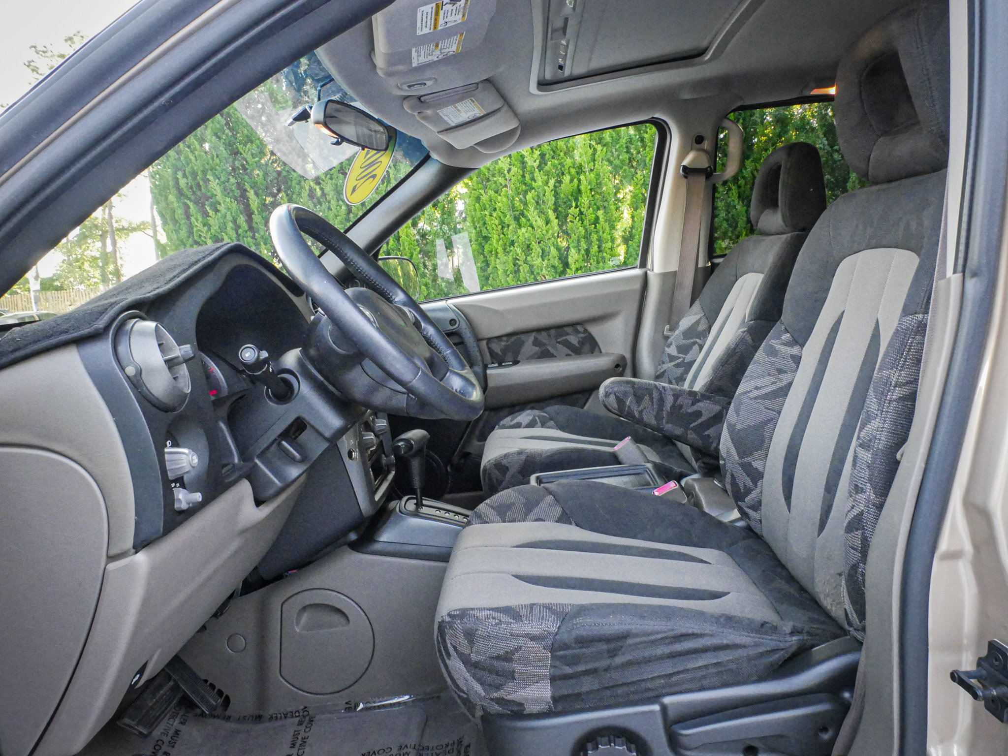 Used 2002 Pontiac Aztek 2WD image 16