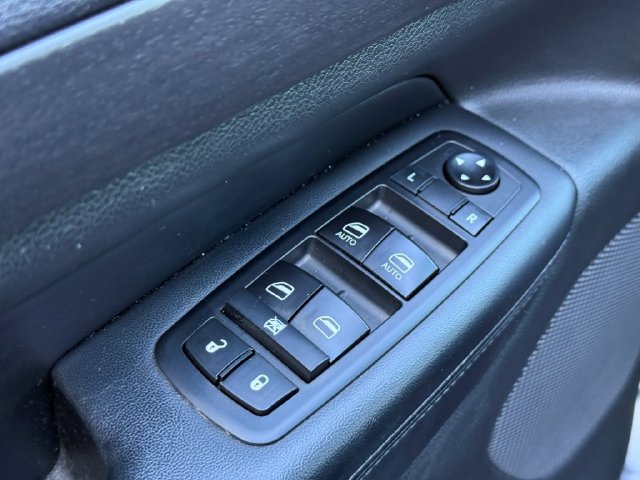 Used 2015 Jeep Grand Cherokee Altitude AWD/4WD image 10