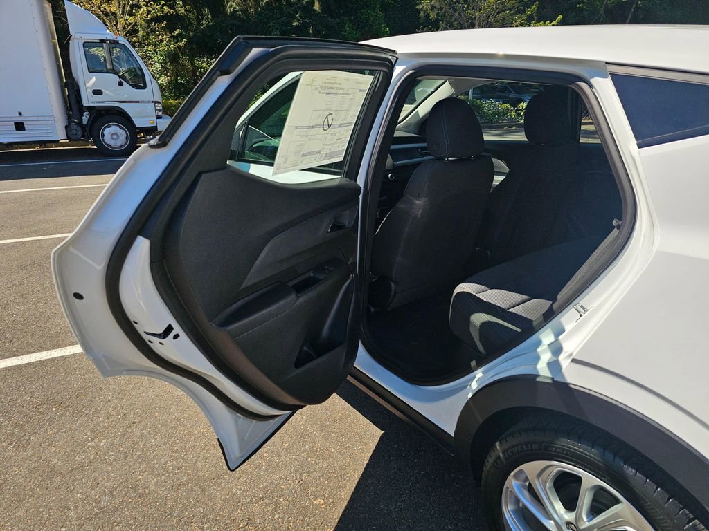 New 2027 Chevrolet Bolt LT w/ Comfort Package FWD image 15