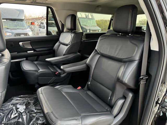 New 2025 Ford Expedition Max Platinum w/ Driver's Package image 27