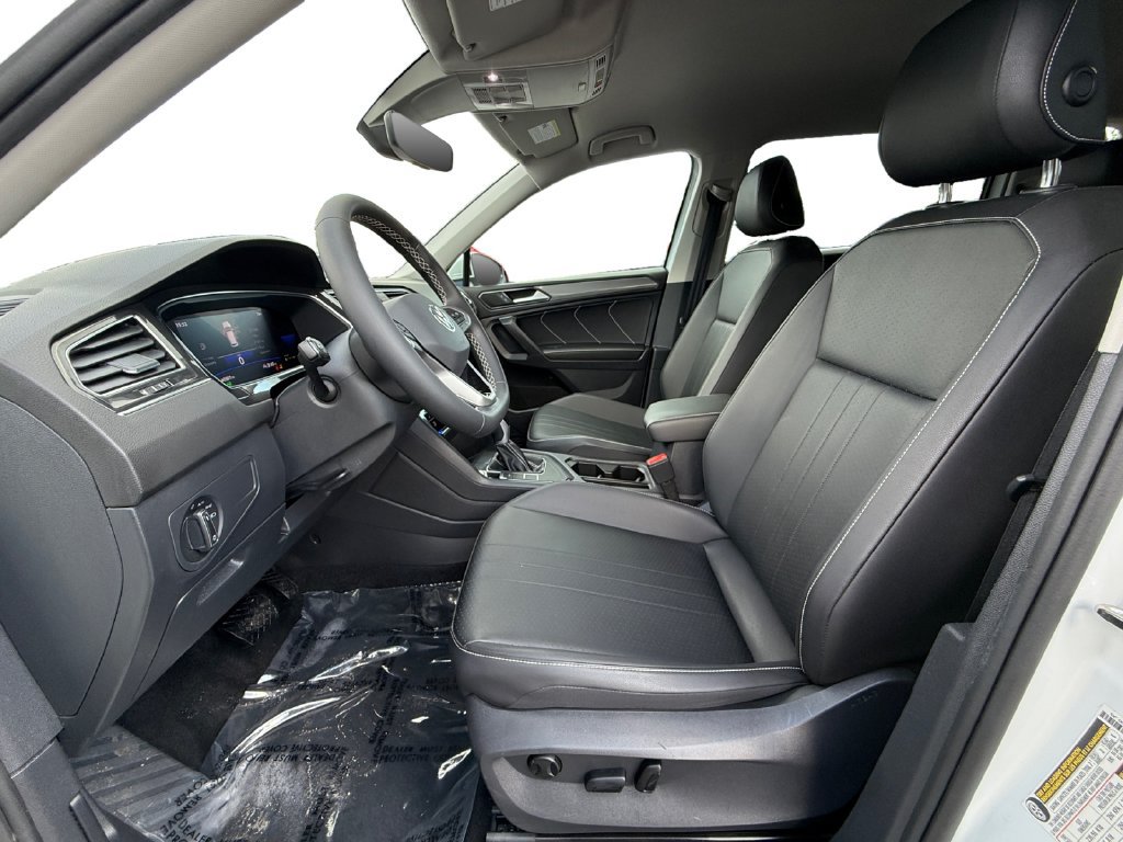 Used 2023 Volkswagen Tiguan SE FWD image 9