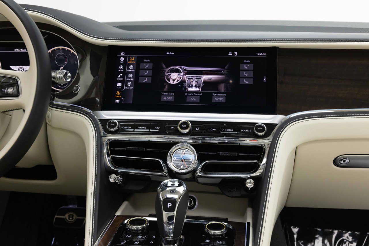Used 2024 Bentley Flying Spur Azure AWD/4WD image 18