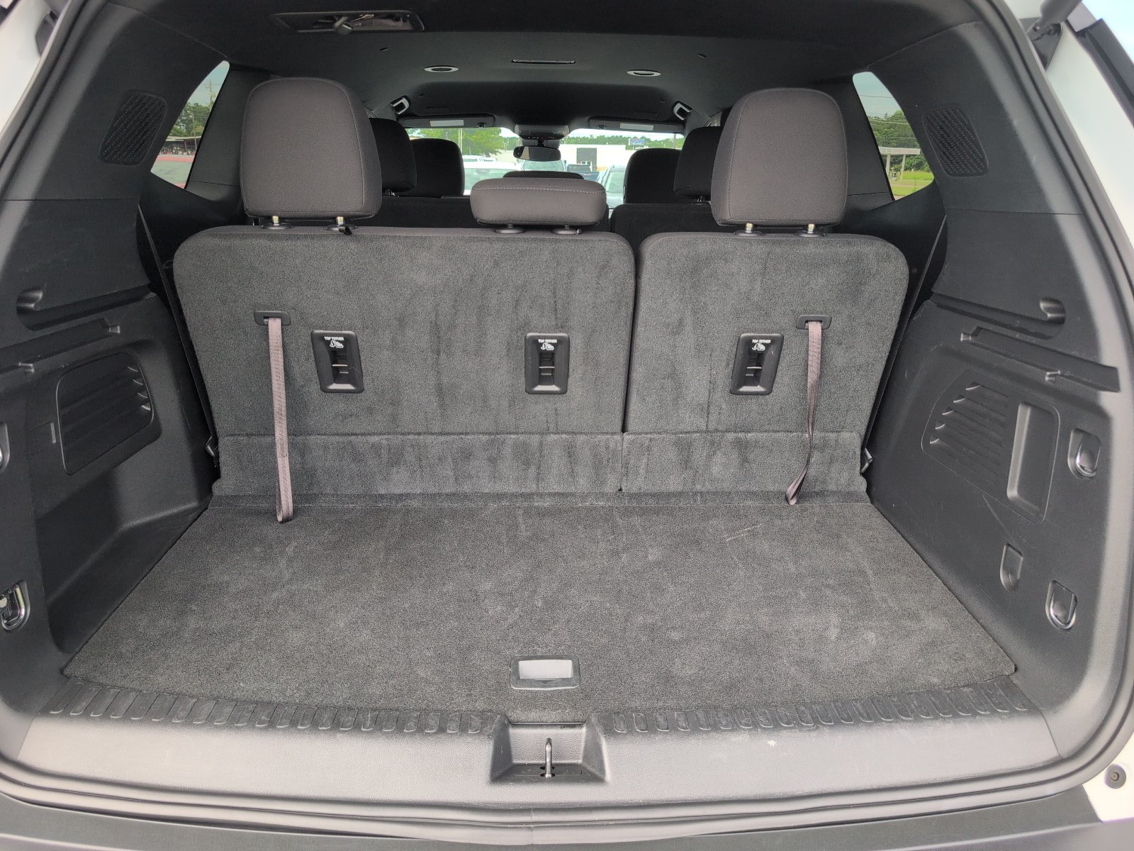 Used 2025 GMC Acadia Elevation FWD image 6