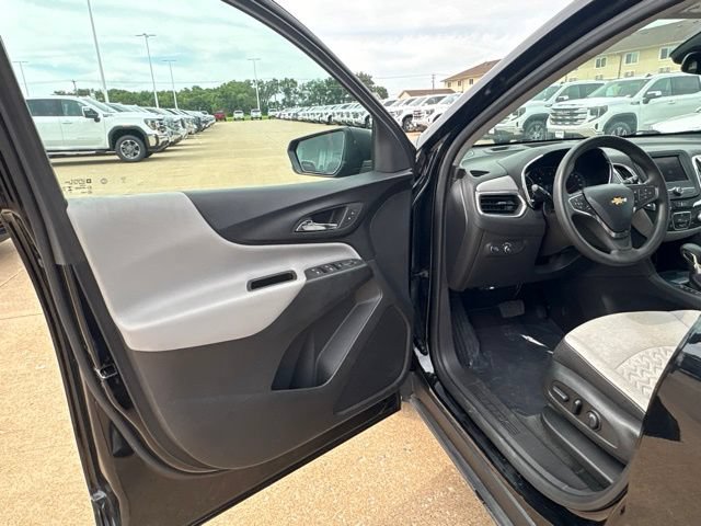 Used 2024 Chevrolet Equinox LS w/ LS Convenience Package FWD image 9
