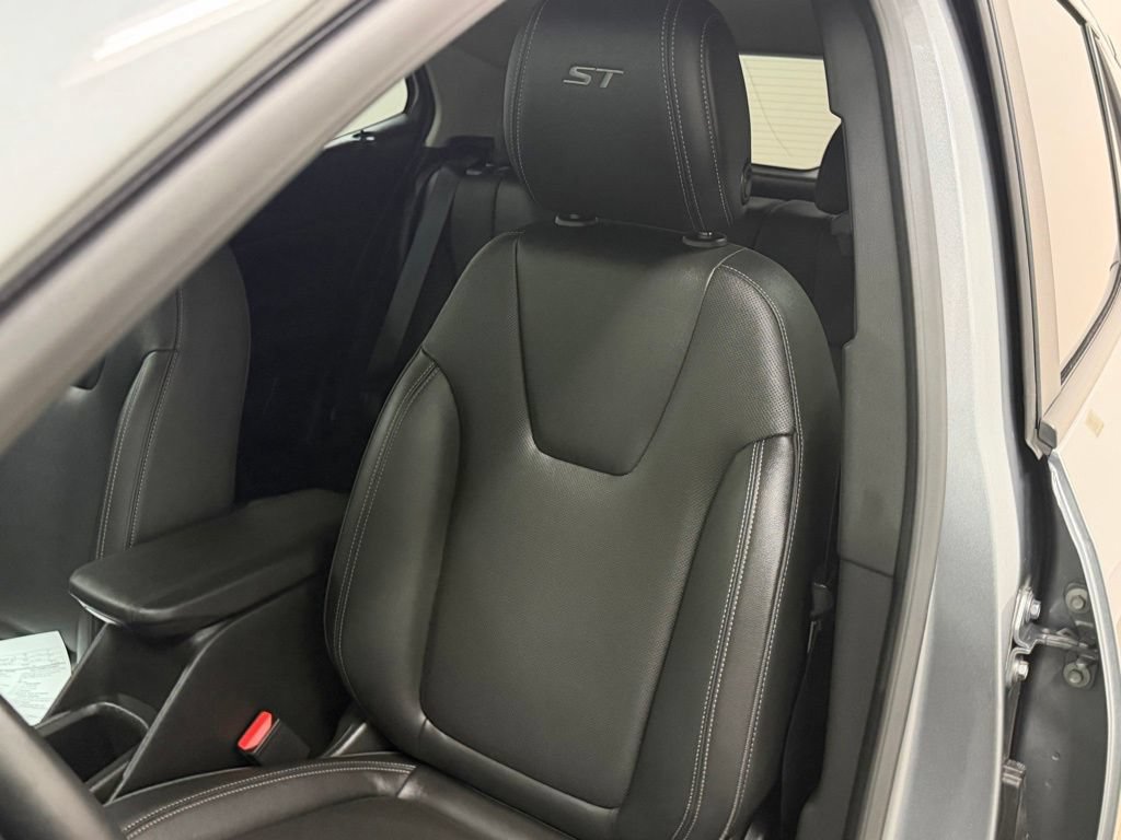 Certified 2024 Buick Encore GX Sport Touring w/ Advanced Technology Package FWD image 40